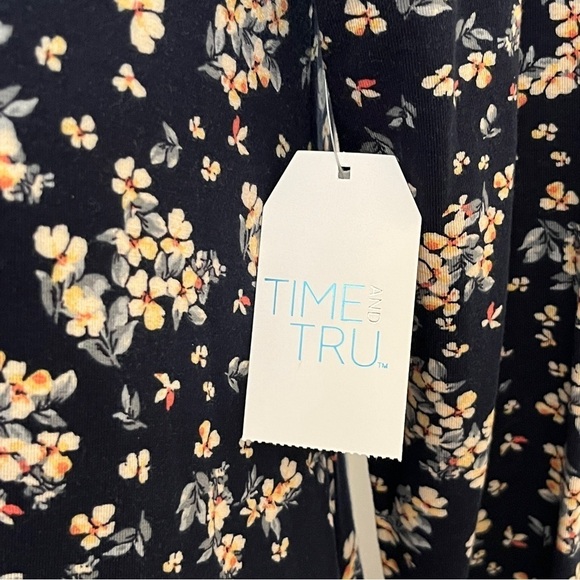 NWT Navy Blue Floral Knit Swing Dress with Pockets Size Small (4-6) - Picture 7 of 9